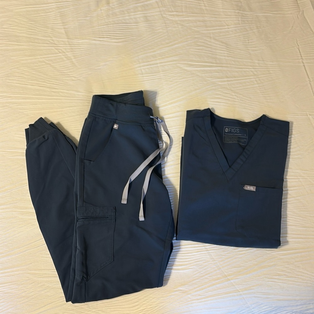 FIGS SCRUB SET